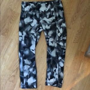 Lululemon crop pants